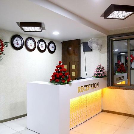 Hotel Shahi Darbar Navsari エクステリア 写真
