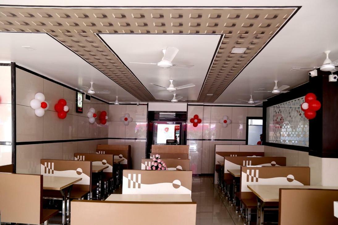 Hotel Shahi Darbar Navsari エクステリア 写真