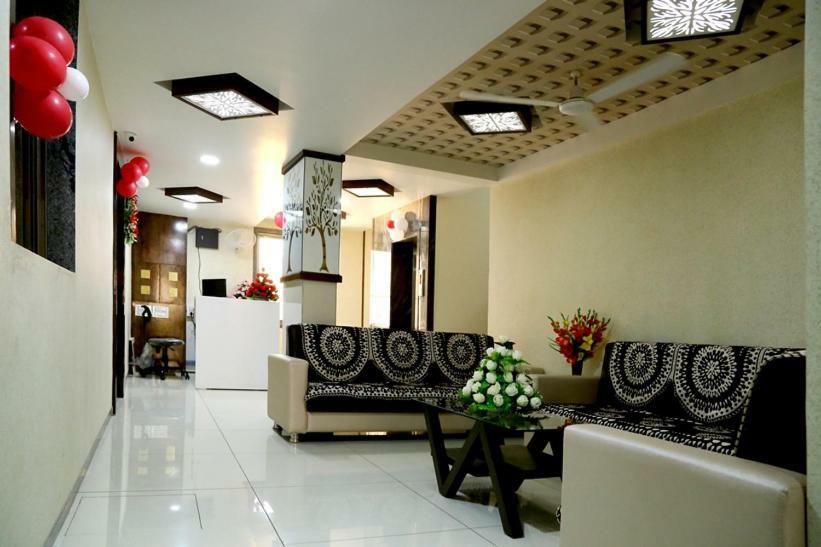 Hotel Shahi Darbar Navsari エクステリア 写真